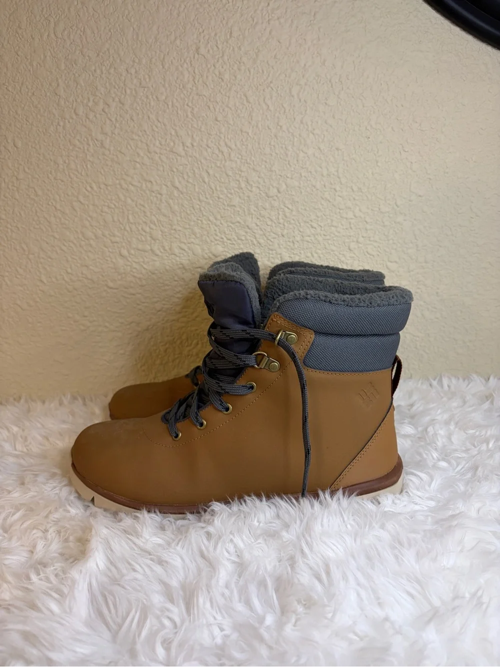 Columbia Waterproof Winter Boots Faux Fur Lace Up Boots Women’s 8.5